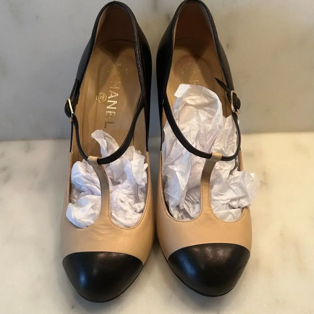 CHANEL T Strap Mary Jane Cap Toe Heels Black Tan Leather CC Logo Pumps 38.8 US8